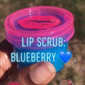 RealPrettyGirlCo. Lip scrubs💋! Flavor blueberry.